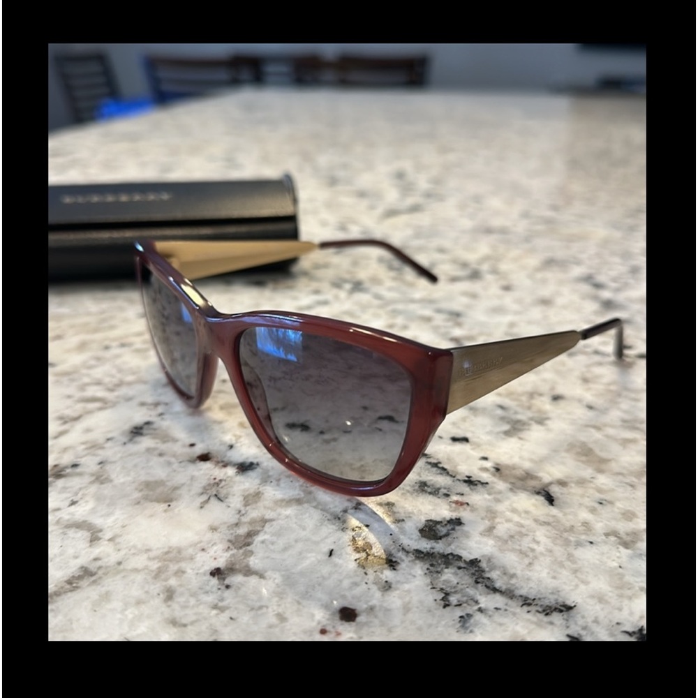 Beautiful Burberry Sunglasses